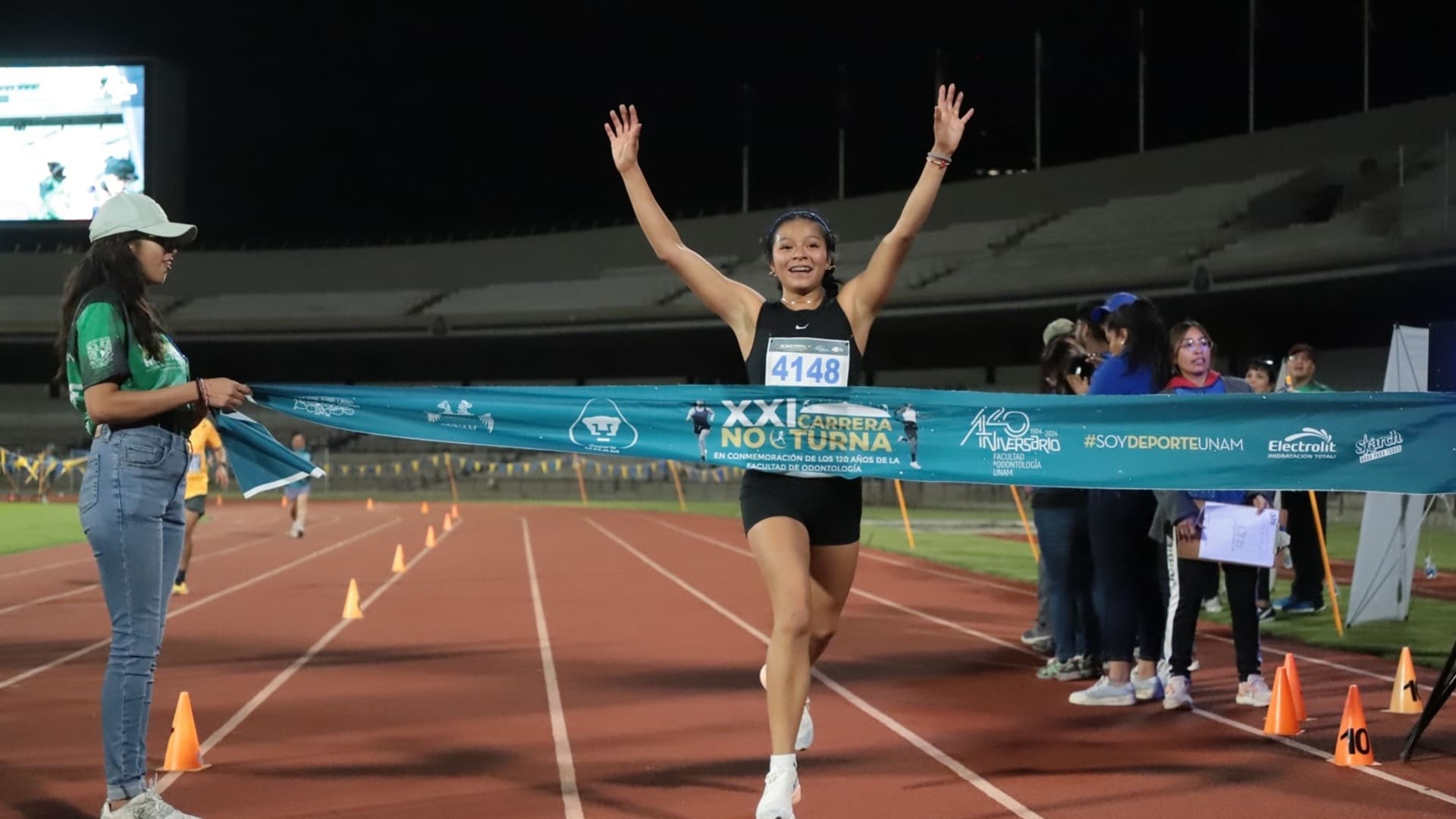 Cinco mil participantes en la Carrera Nocturna universitaria de 8 kilómetros