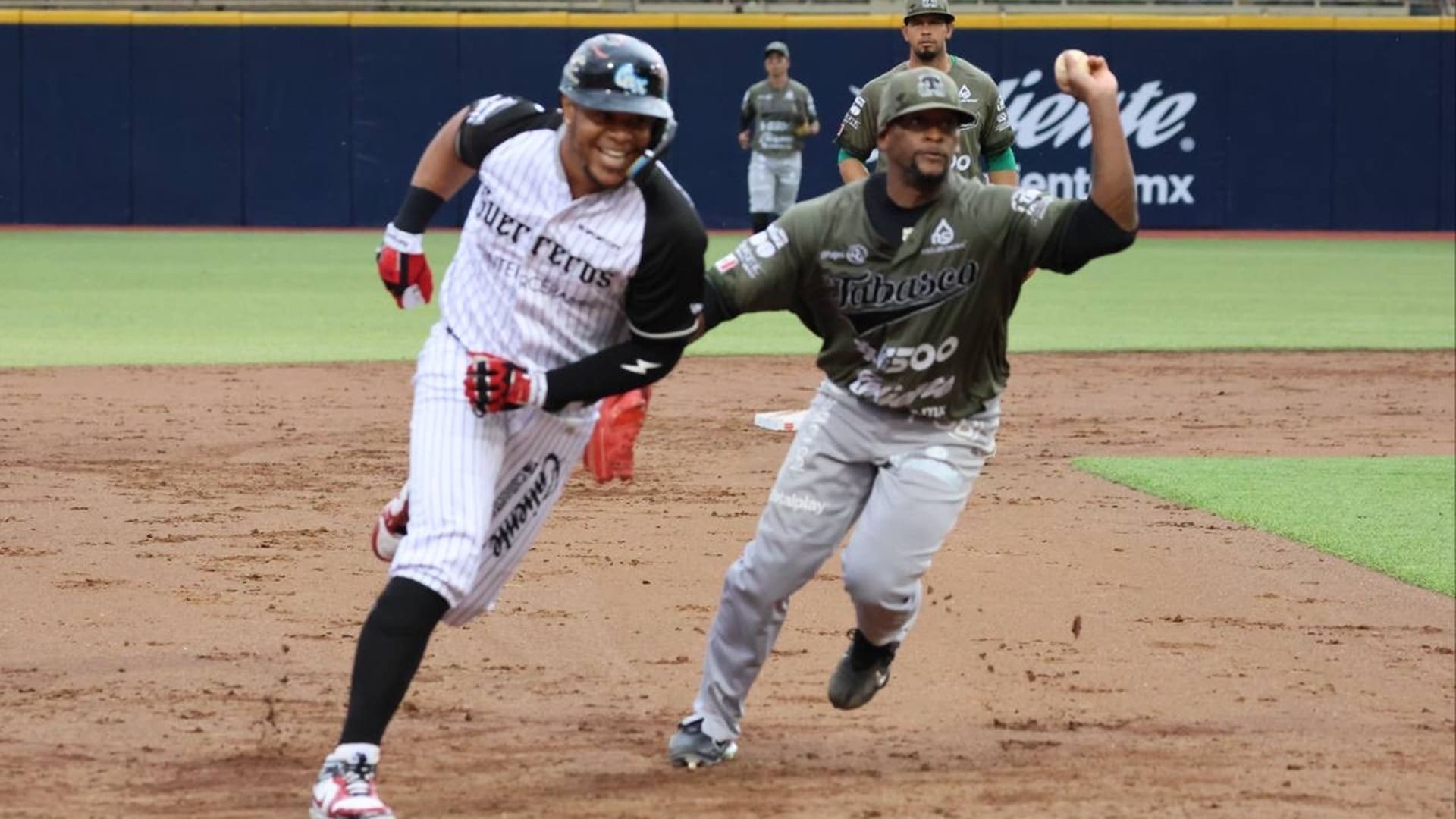 Sólida salida de Radhames Liz y Guerreros asegura la serie Sólida salida de Radhames Liz y Guerreros asegura la serie