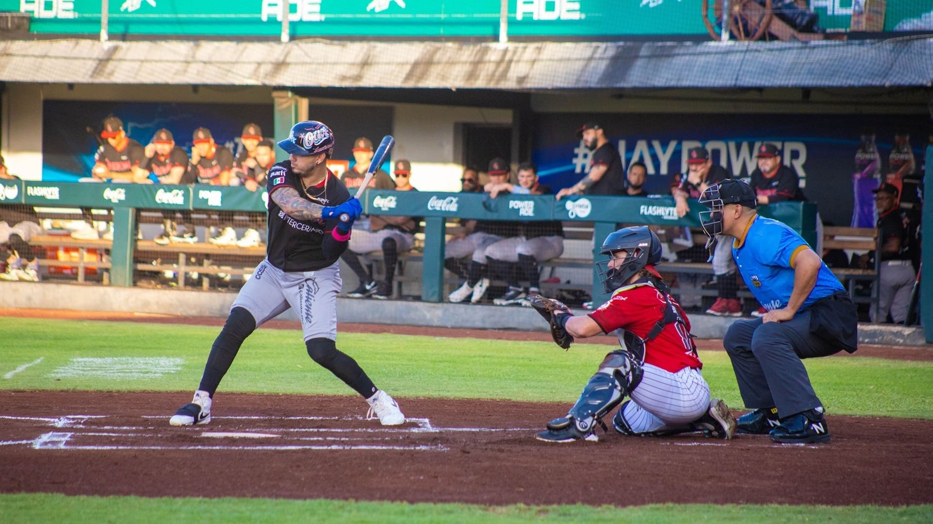 Barrida con autoridad, cortesía de Guerreros a domicilio Barrida con autoridad, cortesía de Guerreros a domicilio