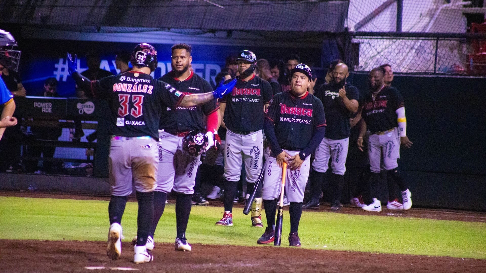 Barrida con autoridad, cortesía de Guerreros a domicilio Barrida con autoridad, cortesía de Guerreros a domicilio