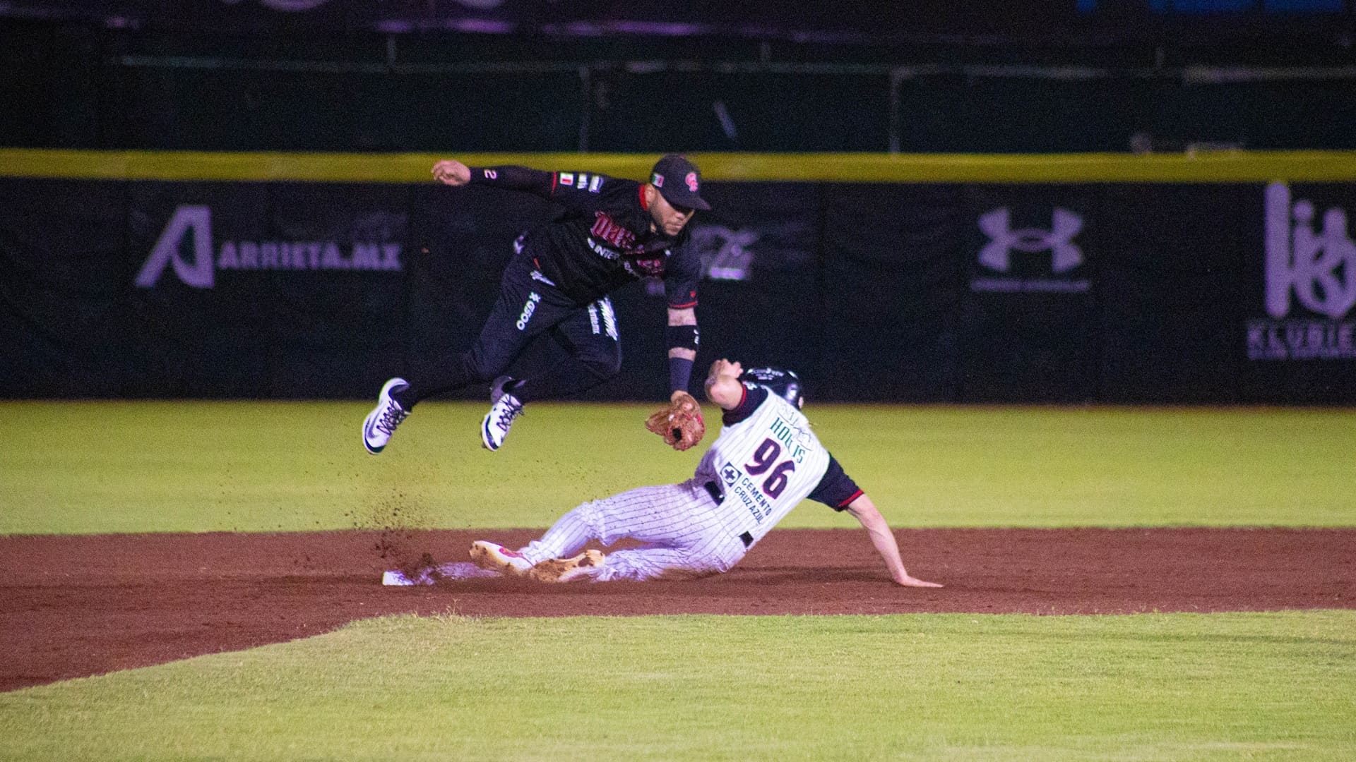 Grand Slam del Rey bélico otorga la victoria a Guerreros de Oaxaca Grand Slam del Rey bélico otorga la victoria a Guerreros de Oaxaca
