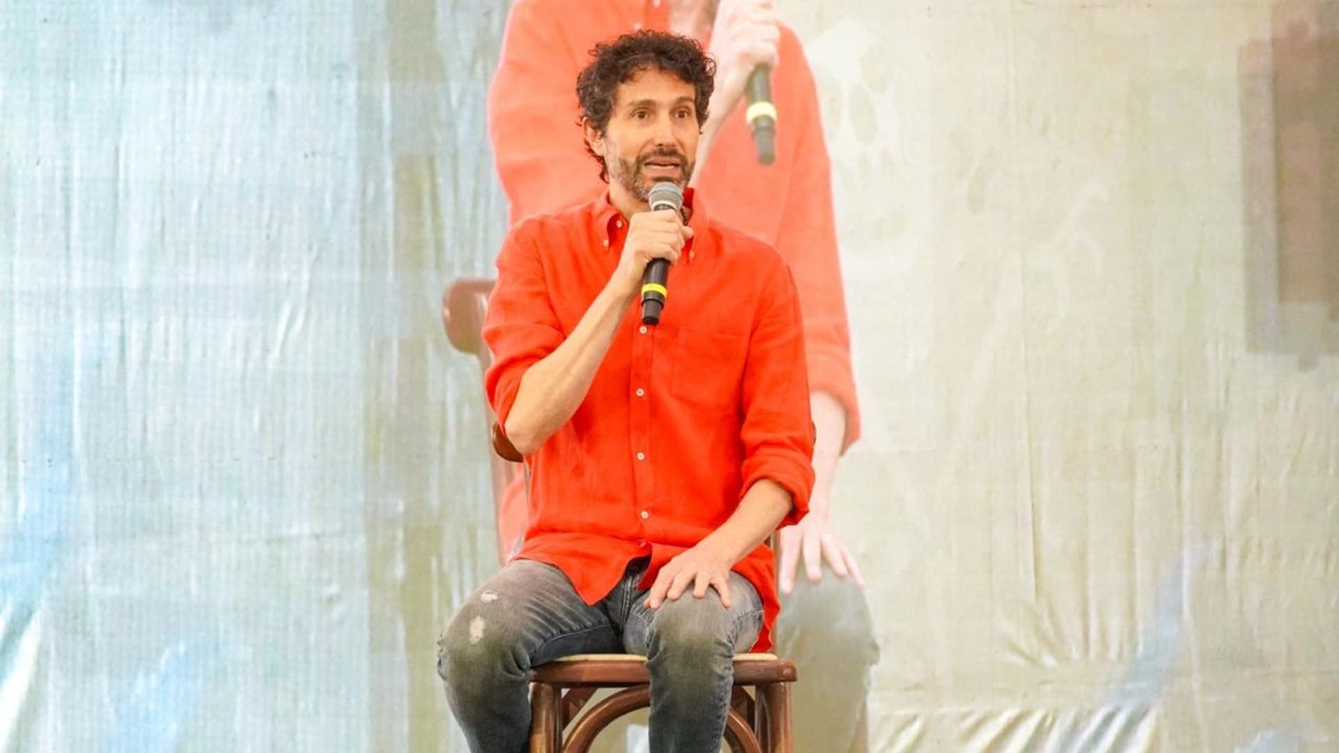 Benny Ibarra imparte conferencia en la Feria del Mezcal 2025 de Oaxaca Benny Ibarra imparte conferencia en la Feria del Mezcal 2025 de Oaxaca