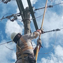 CFE alerta sobre falsos trabajadores y avisos apócrifos de multas: así puedes identificarlos