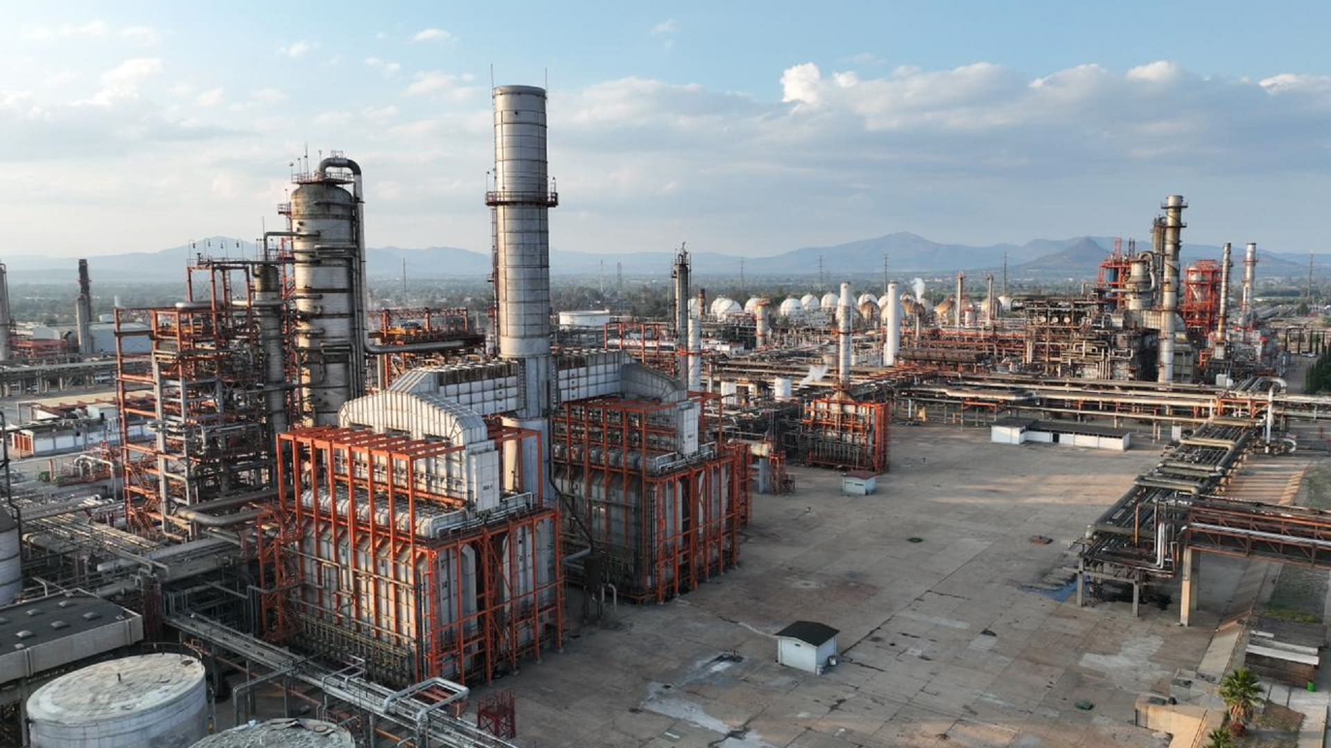 Pemex logra proceso de producción histórico: 1.27 millones de barriles diarios