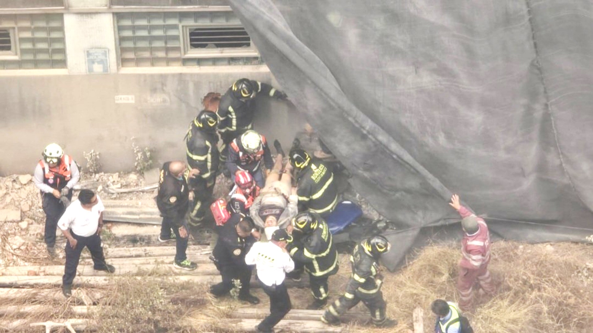 Muere una persona por derrumbe de edificio en Tlalpan, en la CDMX