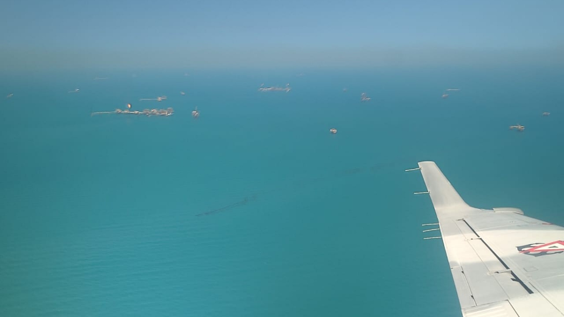 Despliegan más de 2,400 elementos para contener derrame de hidrocarburos en Veracruz y Tabasco