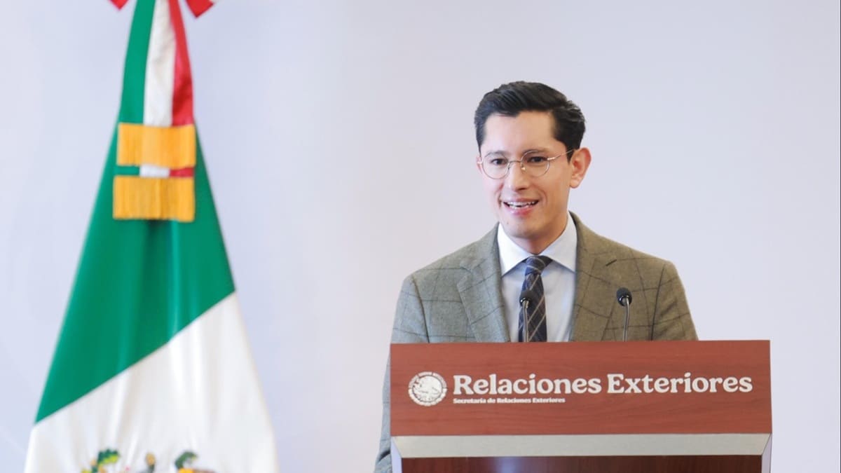 Roberto Velasco destaca avances de la política exterior al cumplir 100 días como canciller de México