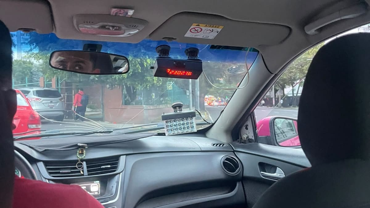 Conductor de taxi en la Ciudad de México