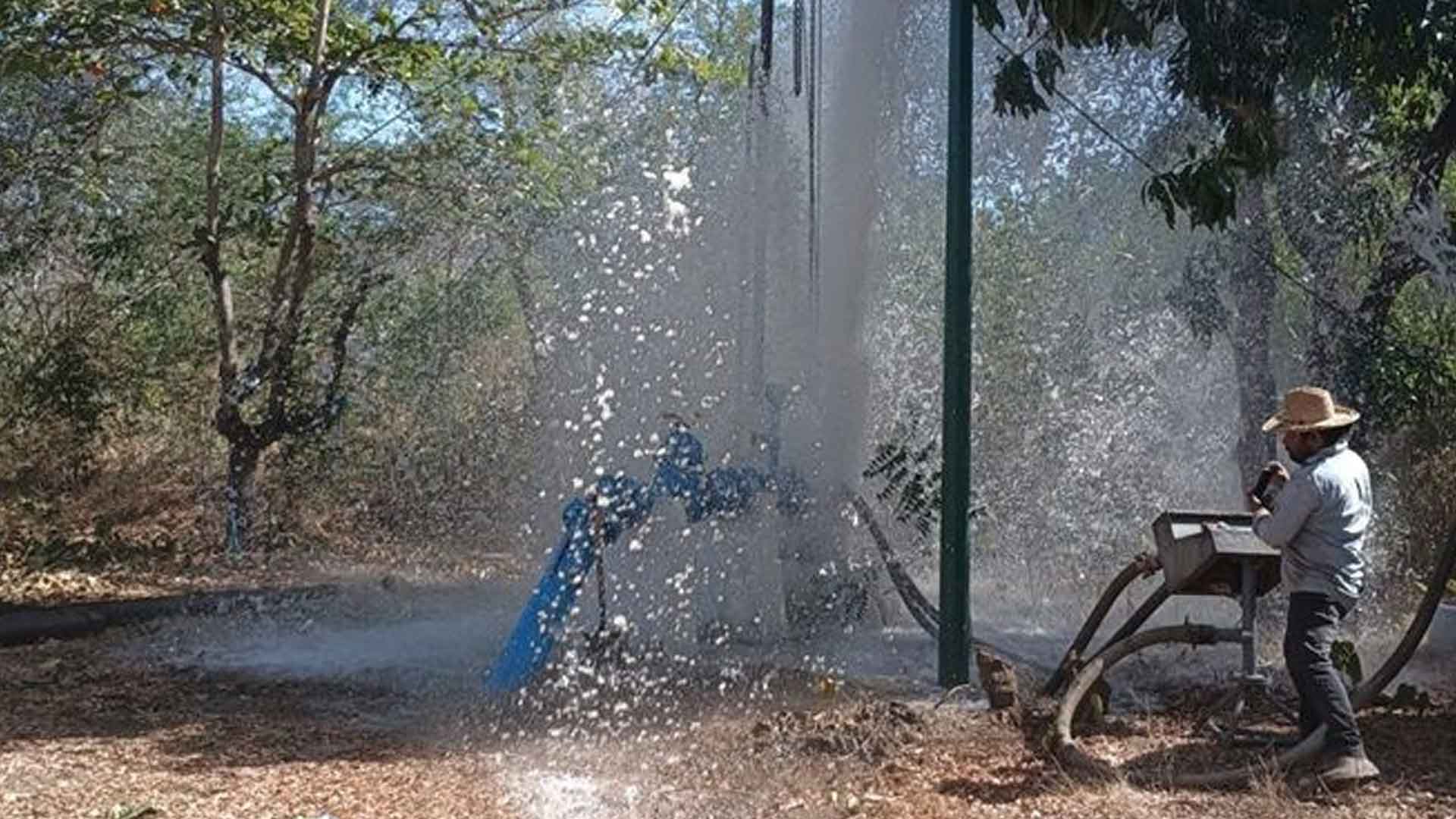 Bahías de Huatulco: Realizan limpieza y desazolve de nueve pozos
