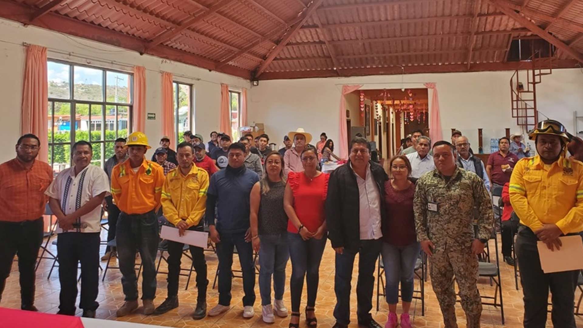 COESFO capacita sobre prevención de incendios forestales a pobladores de la Mixteca