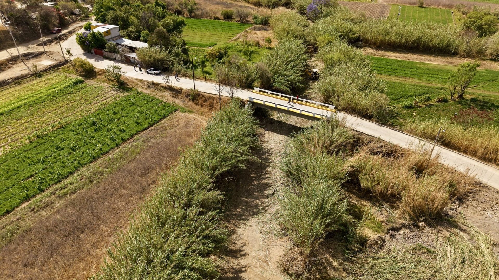 Continúa saneamiento del río Atoyac con mega tequio en Santiago Suchilquitongo