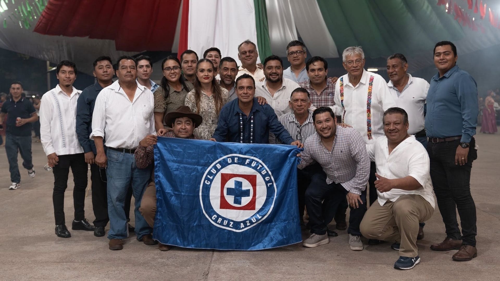 Lagunas vibra con el gran festejo del Grito de Independencia de Cruz Azul Lagunas vibra con el gran festejo del Grito de Independencia de Cruz Azul