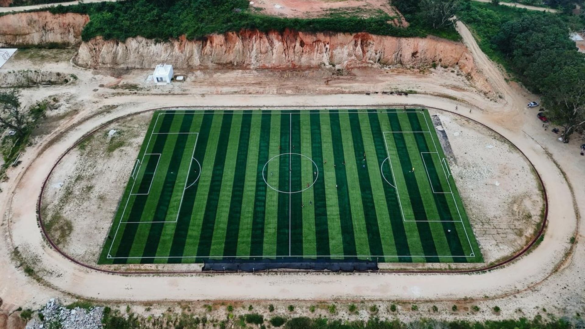 Santos Reyes Nopala avanza en la construcción de su multideportivo Santos Reyes Nopala avanza en la construcción de su multideportivo