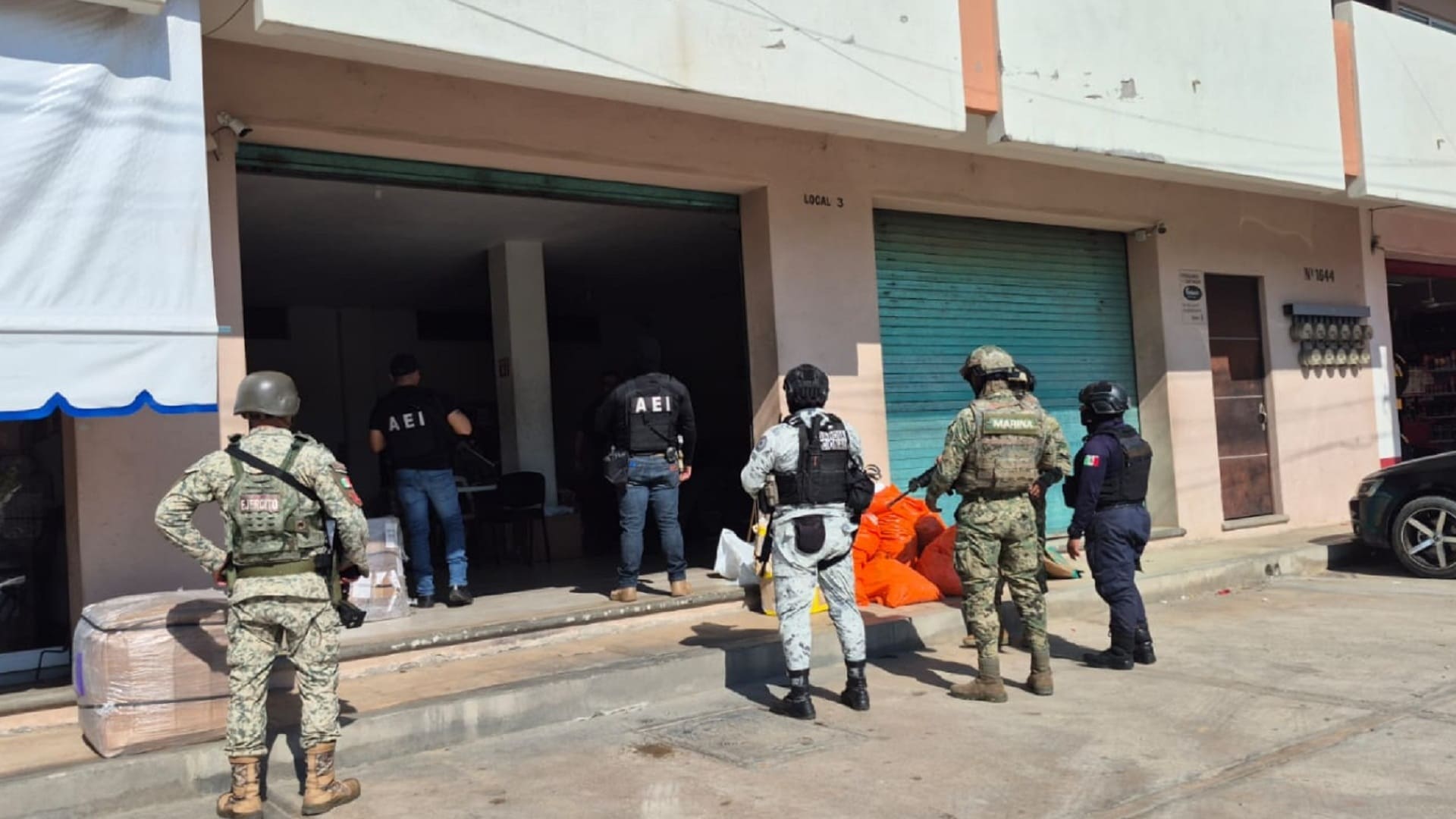 Catean negocio de paquetería en Pinotepa Nacional y aseguran paquete con droga: FGEO