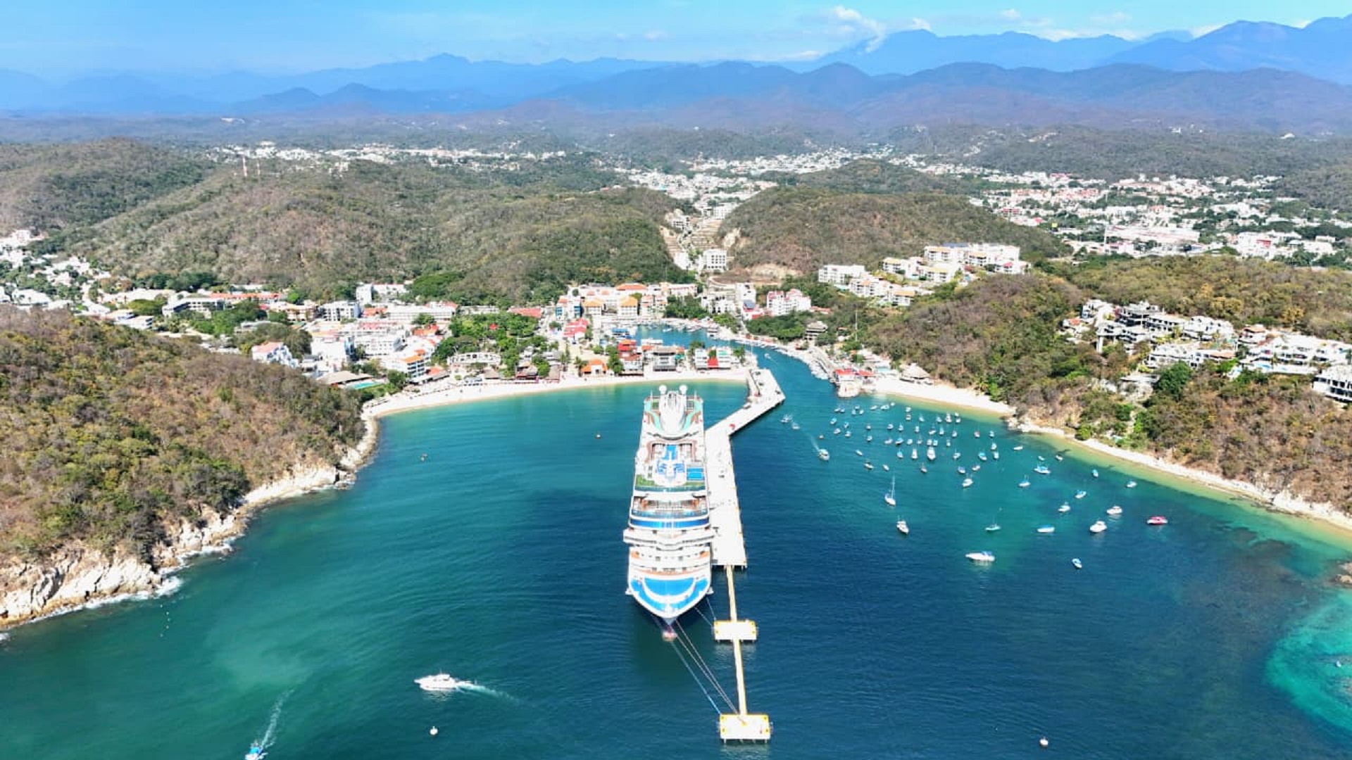 Arriba a Huatulco el crucero Oceanía Vista con más de mil pasajeros