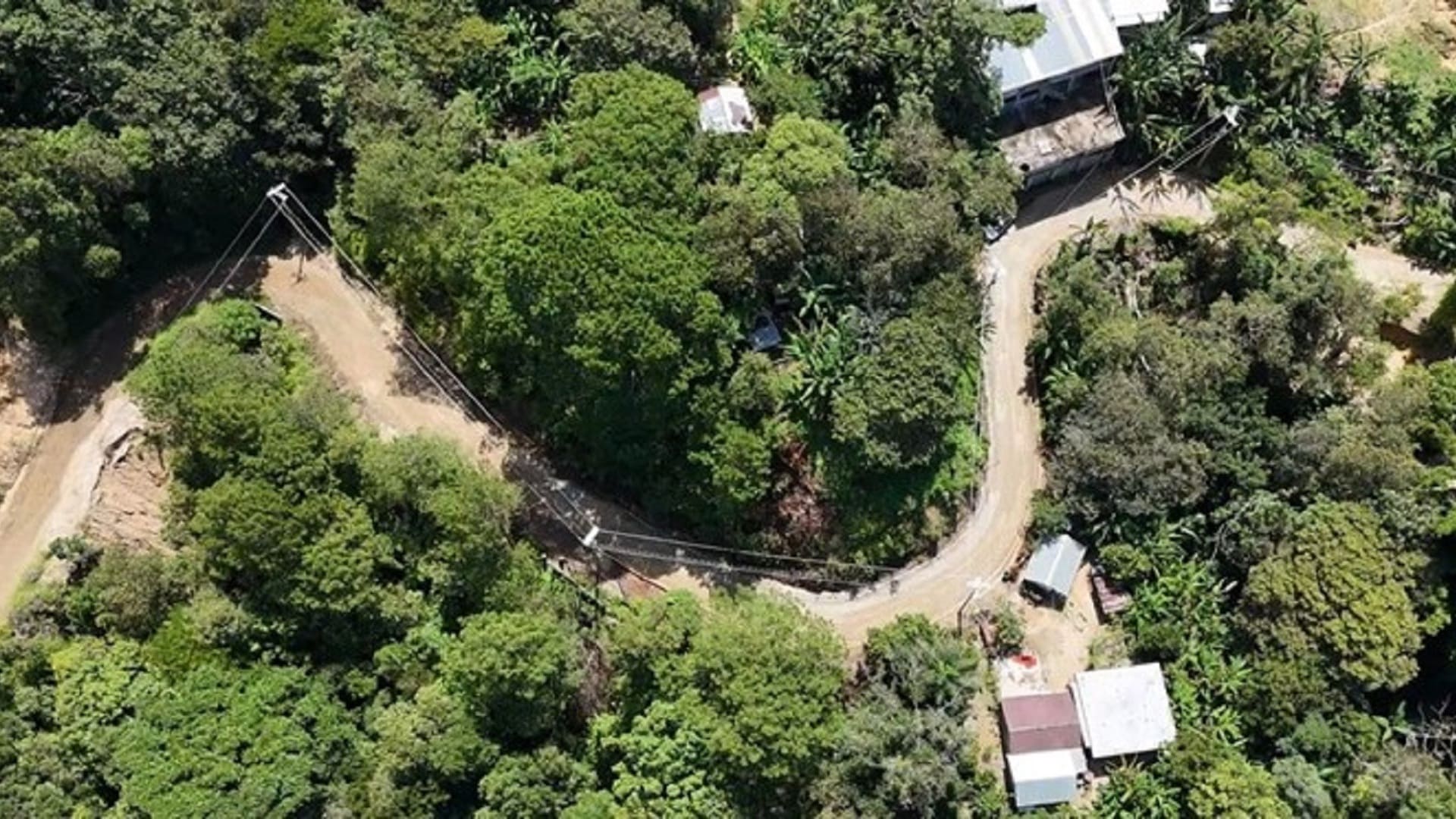 Amplían red eléctrica en San Baltazar Loxicha con inversión superior a 1.9 mdp