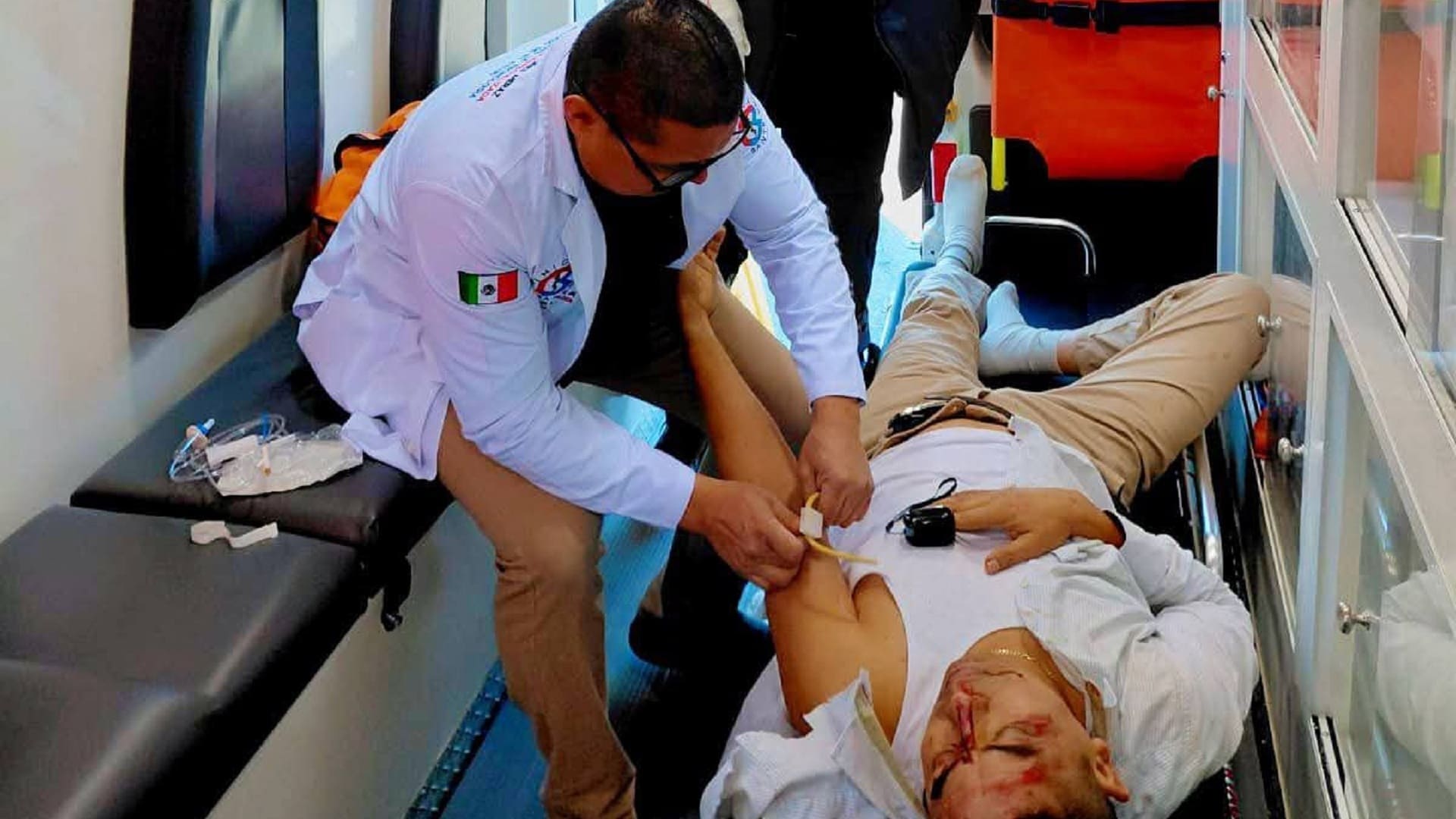 Julio Cárdenas, alcalde de Santa María Huatulco, sufre accidente automovilístico