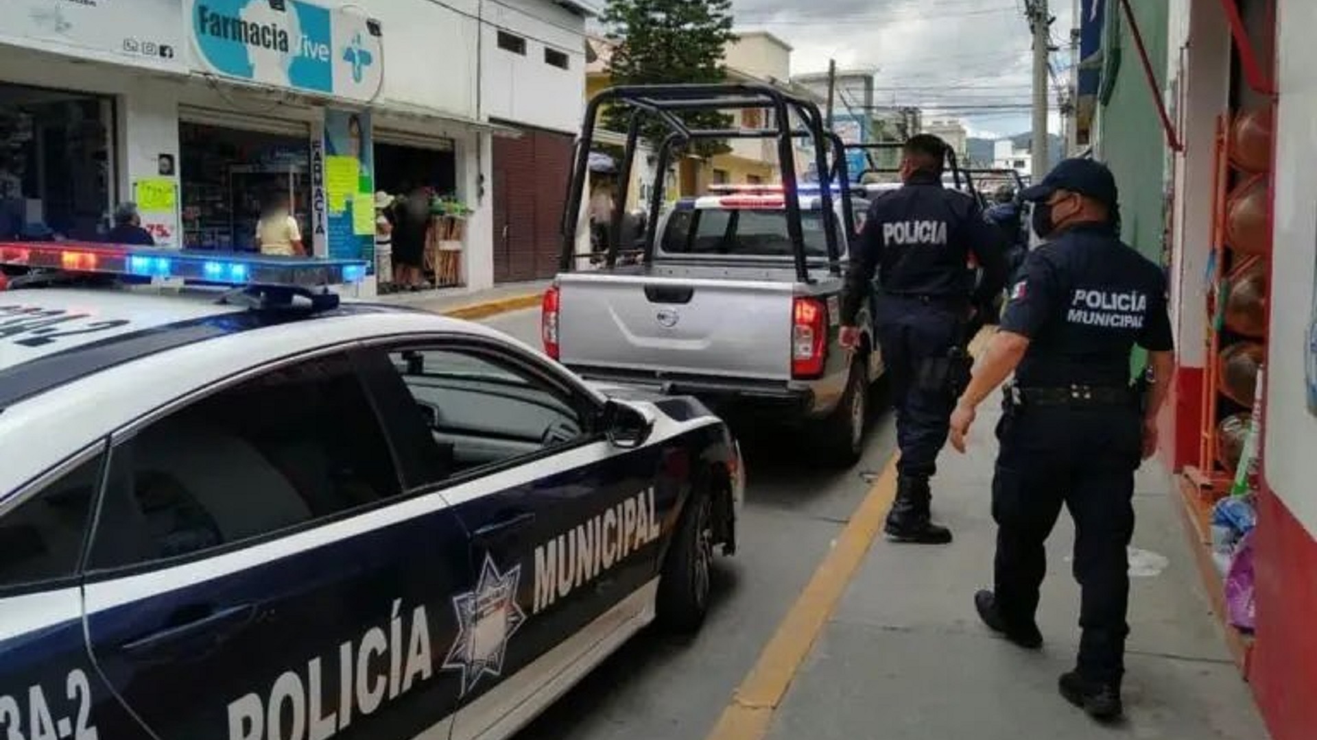 Atentado contra director de la Policía Municipal de Pluma Hidalgo; despliegan operativo en la zona