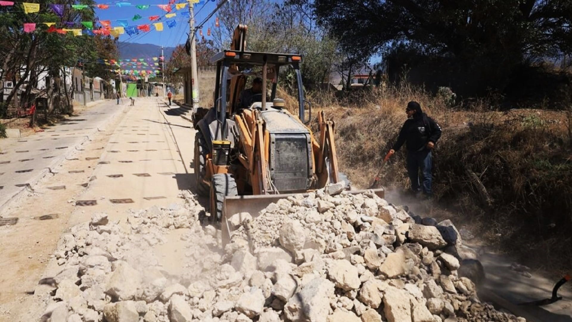 Destinan 6 millones de pesos para mejorar el drenaje en Reyes Etla