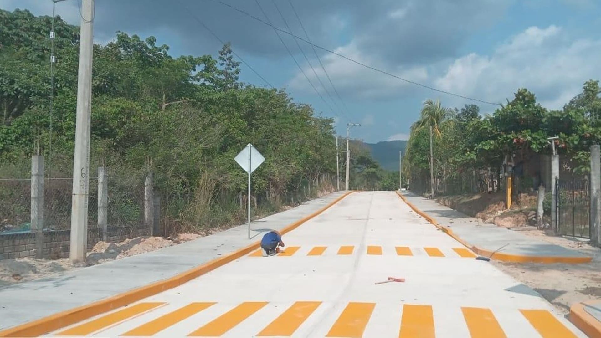 Concluye pavimentación de calle Flores Magón en San Agustín Chayuco; benefician a 4 mil habitantes