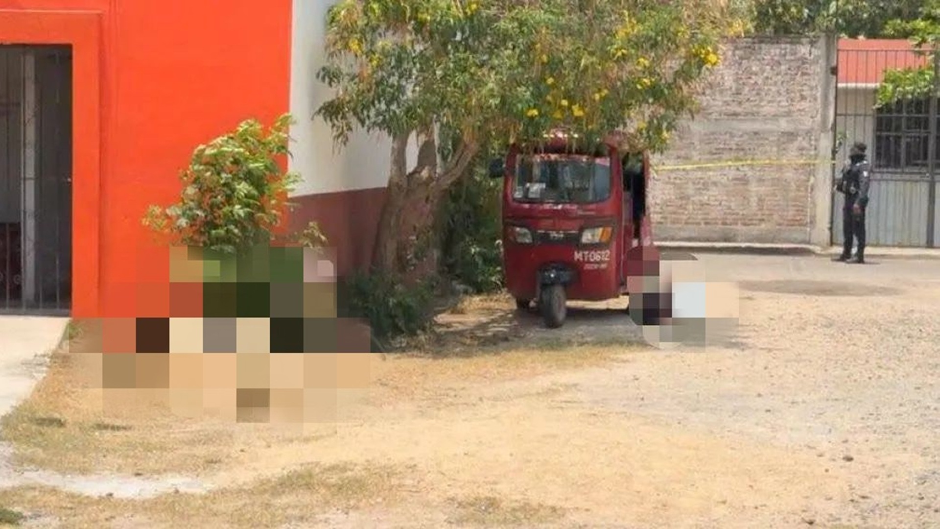 Ataque armado en Juchitán deja tres muertos; Fiscalía de Oaxaca investiga y asegura mototaxi