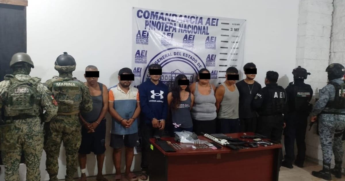 Cae presunta célula delictiva en Pinotepa Nacional; aseguran armas, droga y vehículos Cae presunta célula delictiva en Pinotepa Nacional; aseguran armas, droga y vehículos