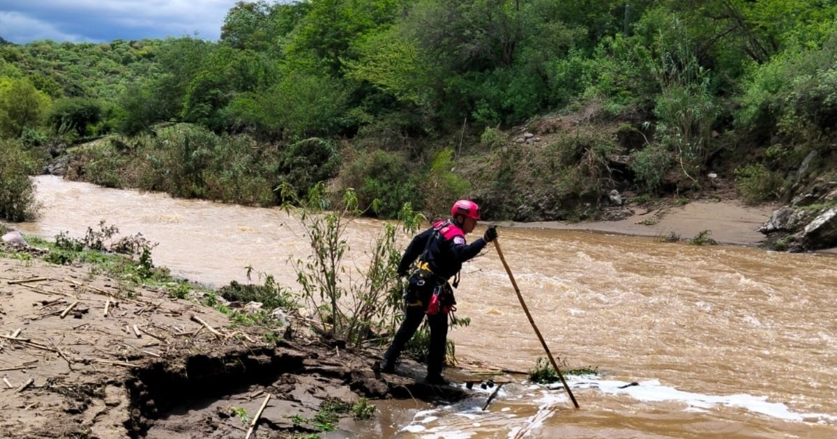 Localizan sin vida a persona desaparecida en San Luis Amatlán tras ser arrastrada por corriente de río Localizan sin vida a persona desaparecida en San Luis Amatlán tras ser arrastrada por corriente de río