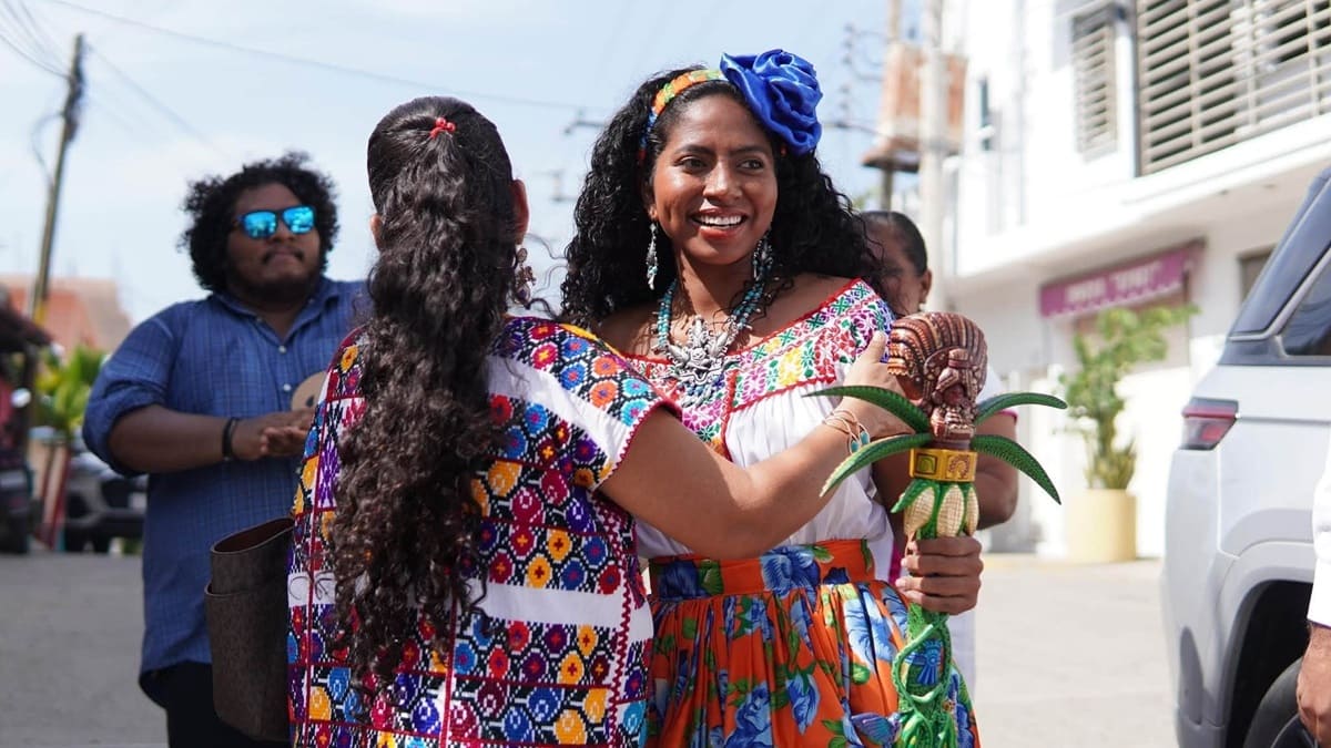 Entre aplausos y orgullo, Pinotepa Nacional recibe a su Diosa Centéotl 2026, Enid Azucena Torres Entre aplausos y orgullo, Pinotepa Nacional recibe a su Diosa Centéotl 2026, Enid Azucena Torres