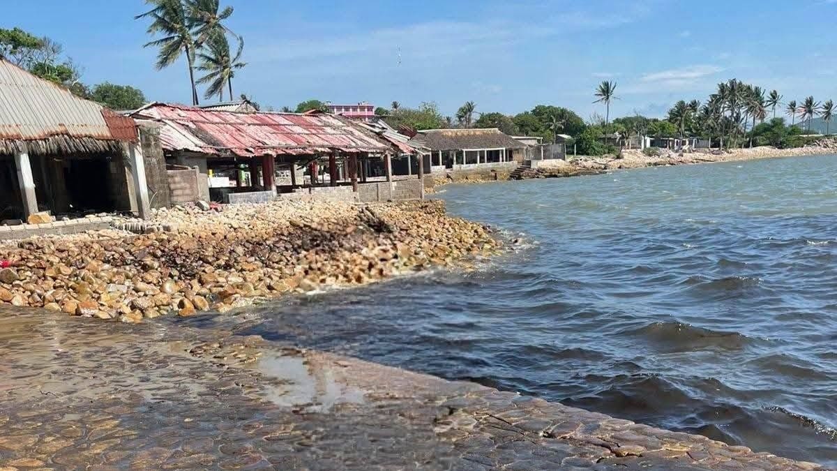 Pemex concluye reparación de fuga de combustóleo en Salina Cruz; mantiene vigilancia en la zona Pemex concluye reparación de fuga de combustóleo en Salina Cruz; mantiene vigilancia en la zona