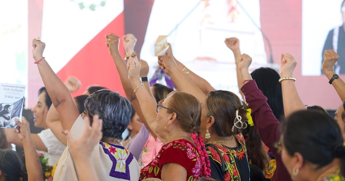Mujeres podrán jubilarse antes de los 60 años con nueva reforma del ISSSTE