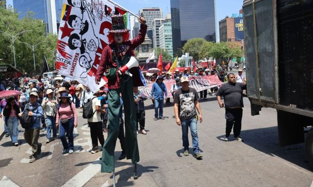 Sección 22 paraliza Oaxaca: marcha, bloqueos y paro magisterial dejan sin clases a 874 mil alumnos