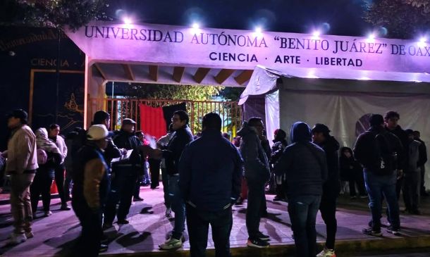 Steuabjo mantiene huelga en 30 planteles de la UABJO en Oaxaca