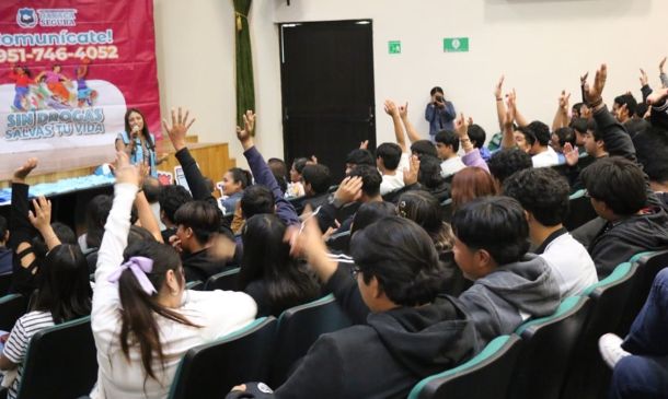 Foro sobre prevención de adicciones reúne a 300 universitarios en Oaxaca