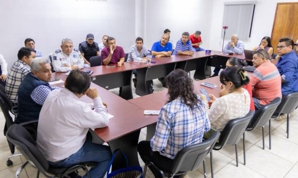 Semovi anuncia acuerdos con taxistas para reforzar el reordenamiento del Centro Histórico de Oaxaca
