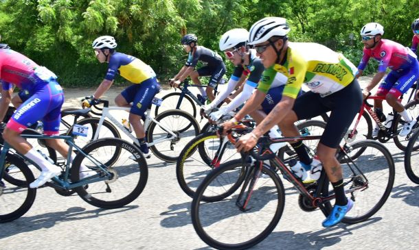 Emoción y velocidad en la cuarta etapa de la Vuelta Clásica Ciclista Nacional
