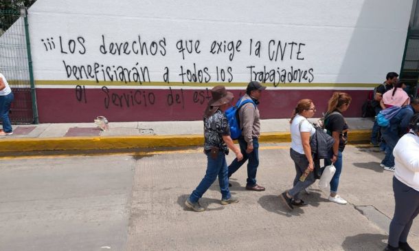 Gobierno ofrece aseguradora pública para pensiones, pero la CNTE mantiene su exigencia de una reforma de fondo