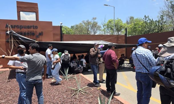 Sección 22 presiona al gobierno: exige destitución del alcalde de Mitla en mesa con Segob y SEP