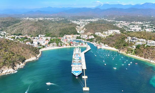 Arriba a Huatulco el crucero Oceanía Vista con más de mil pasajeros