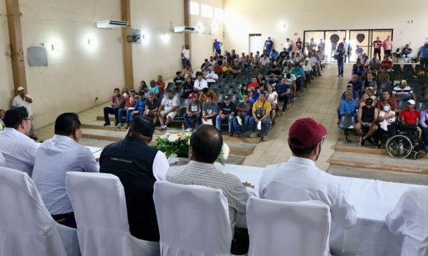 Entregan títulos de propiedad a 400 familias en Tuxtepec, Oaxaca