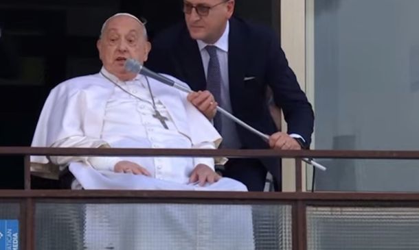 Francisco reaparece, tras 37 días de hospitalización