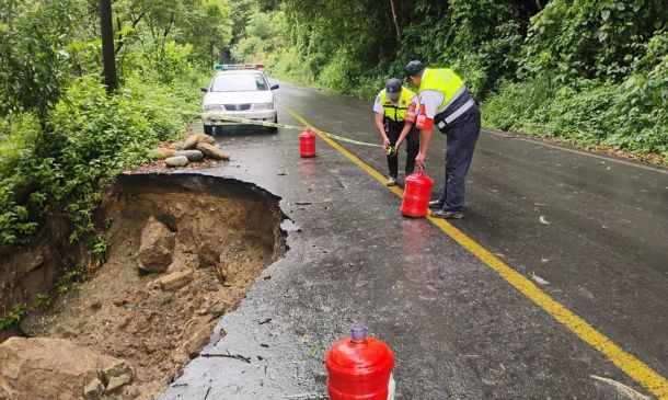 Activan Plan de Atención Vial en Emergencias en Oaxaca por constantes lluvias y derrumbes