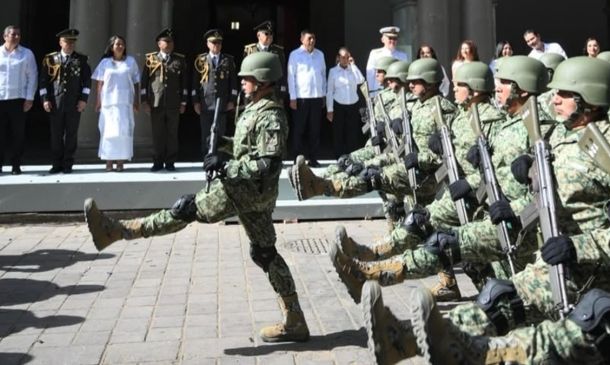 Más de 3 mil personas participan en desfile de Independencia en Oaxaca