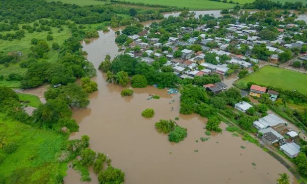 Suspenden clases en tres regiones de Oaxaca ante intensas lluvias: IEEPO