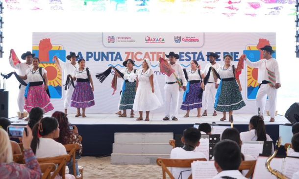 Punta Zicatela se levanta tras incendio; feria impulsa turismo y economía en Puerto Escondido