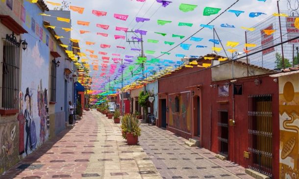 Xochimilco celebra 100 años como barrio de Oaxaca de Juárez; restaurarán histórico acueducto