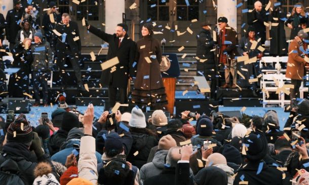 Nueva York celebra a Zohran Mamdani, su nuevo alcalde inmigrante, musulmán y socialista