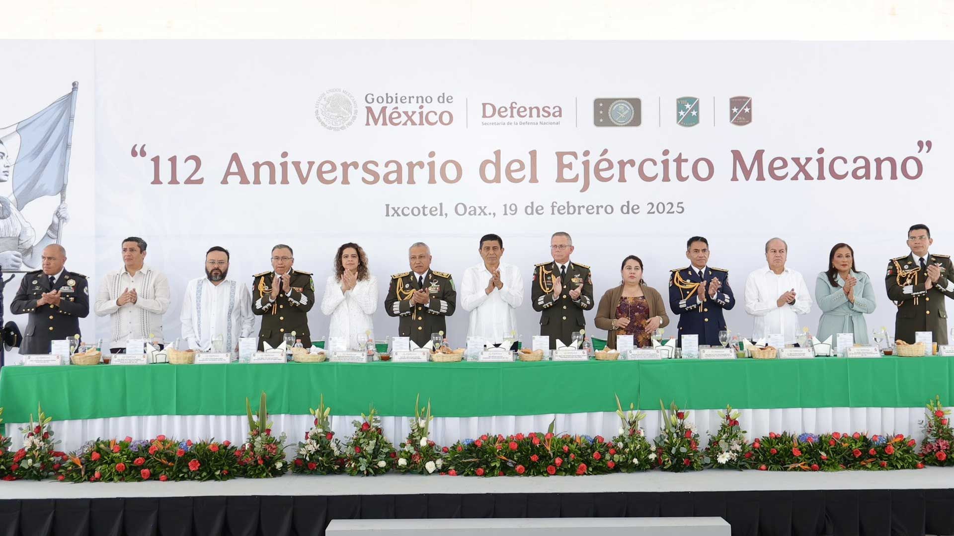 Gobernador de Oaxaca y presidenta del PJEO, presentes en la ceremonia conmemorativa del 112 Aniversario del Ejército Mexicano