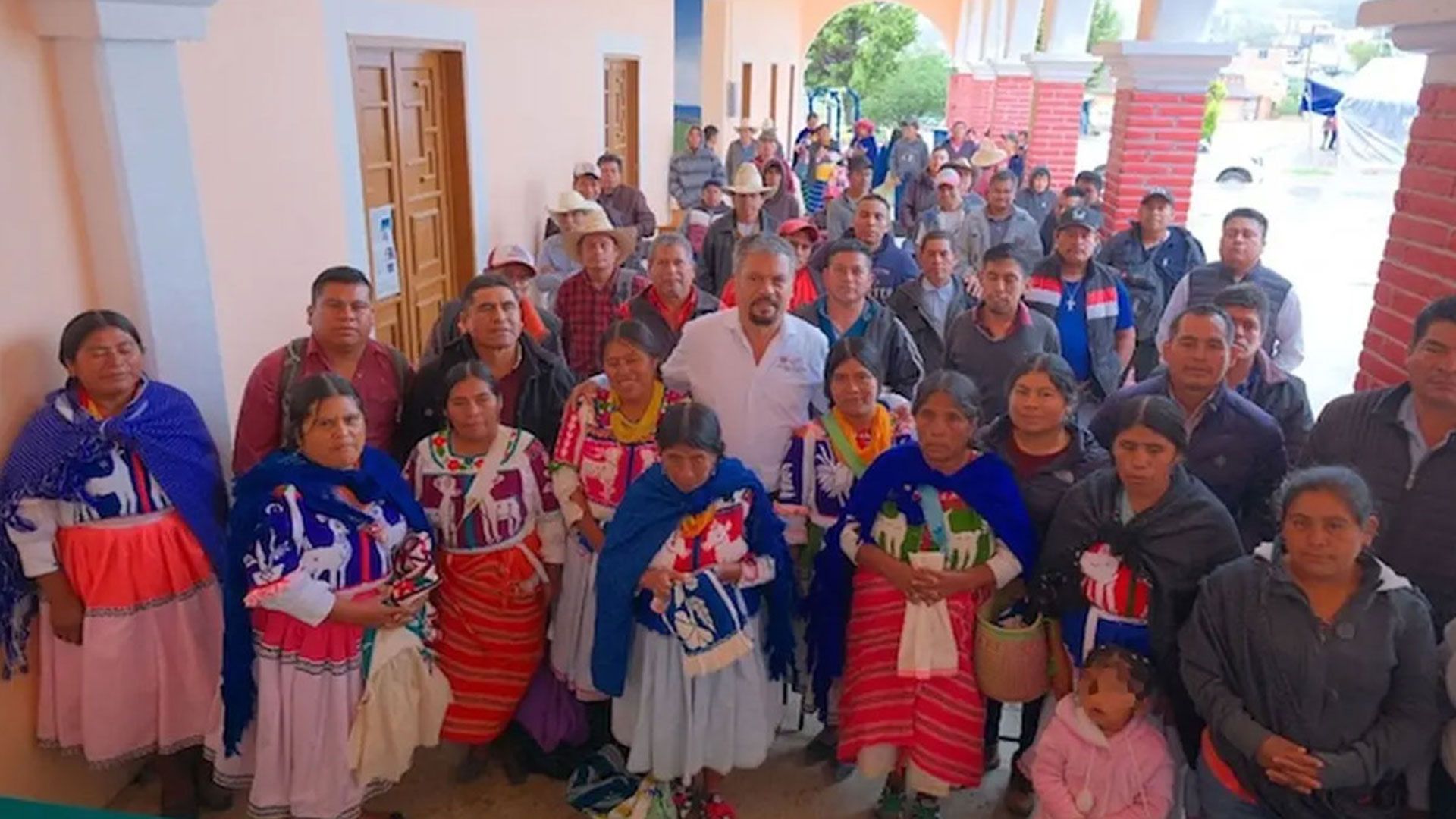 Gobierno de Oaxaca inicia obras de piso firme en beneficio de familias de la Mixteca