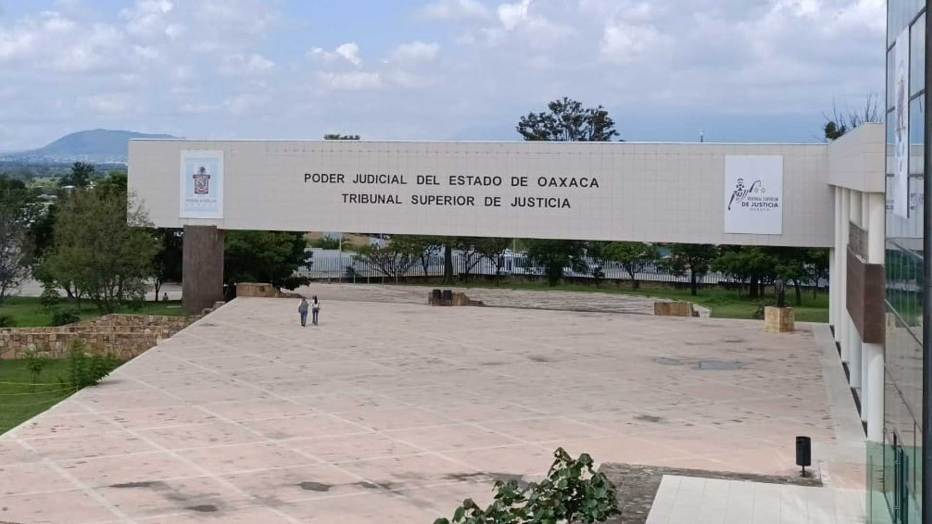 Juez del Poder Judicial de Oaxaca libra órdenes de aprehensión contra personas a quienes se les atribuye la comisión de hechos delictuosos de violencia familiar y feminicidio agravado