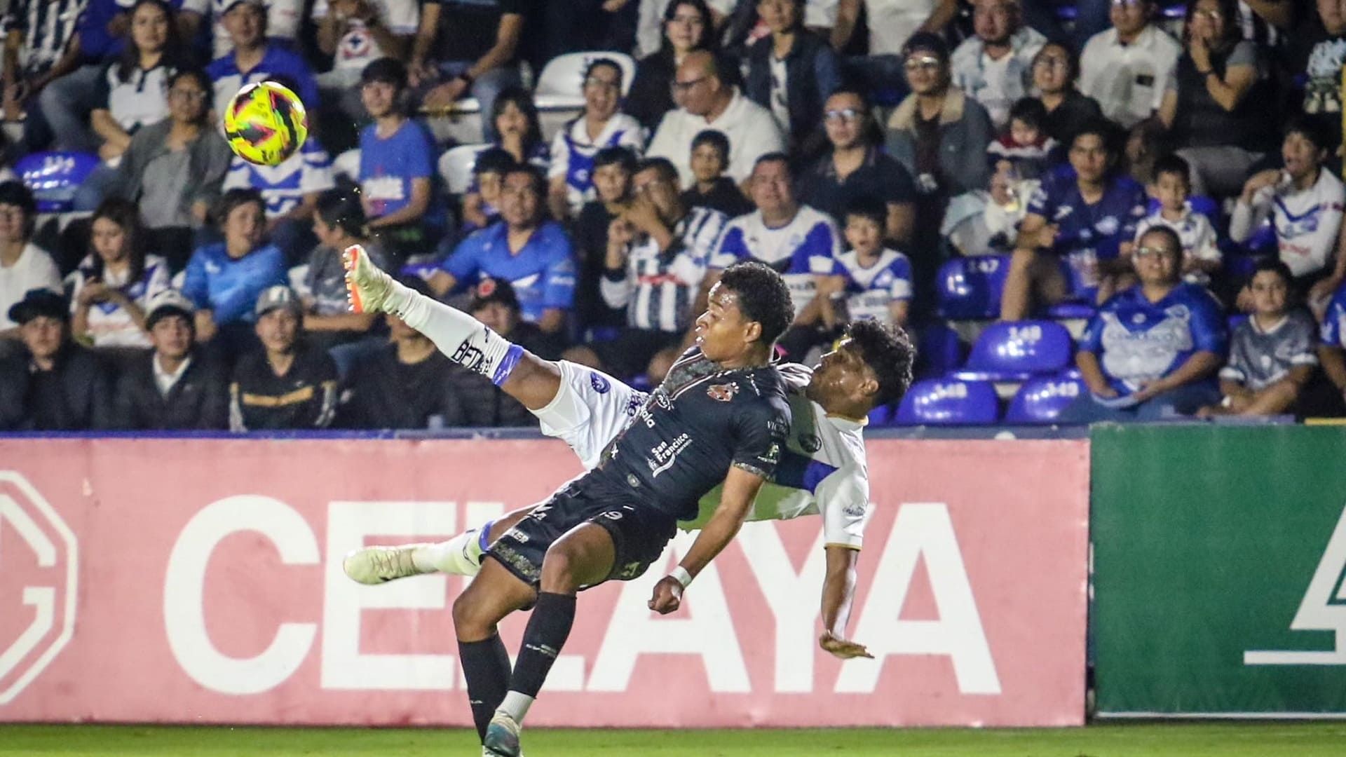 Celaya le pega a Alebrijes, sotanero de la clasificación